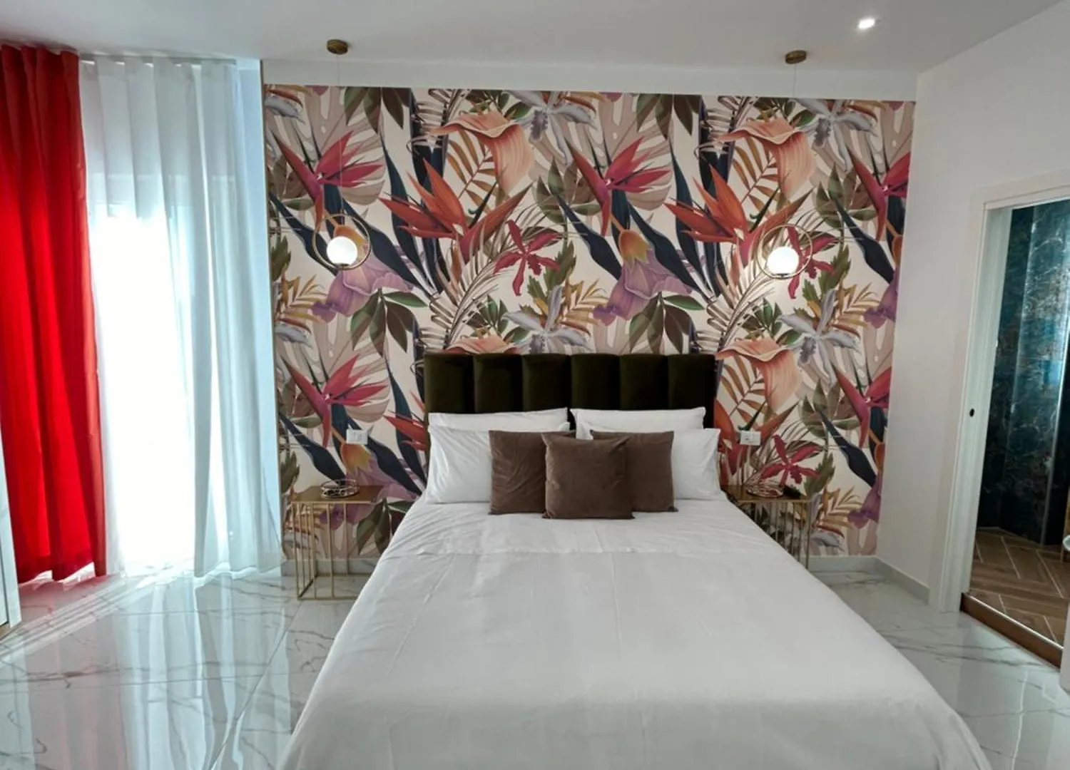 Savior Deluxe Rooms Naples