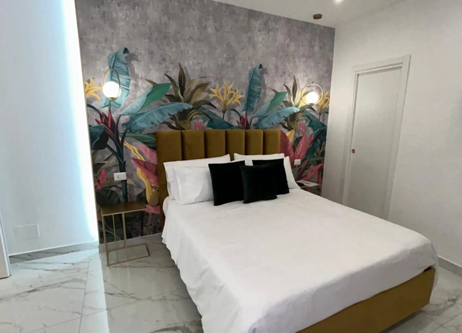 Savior Deluxe Rooms Naples Bed & Breakfast