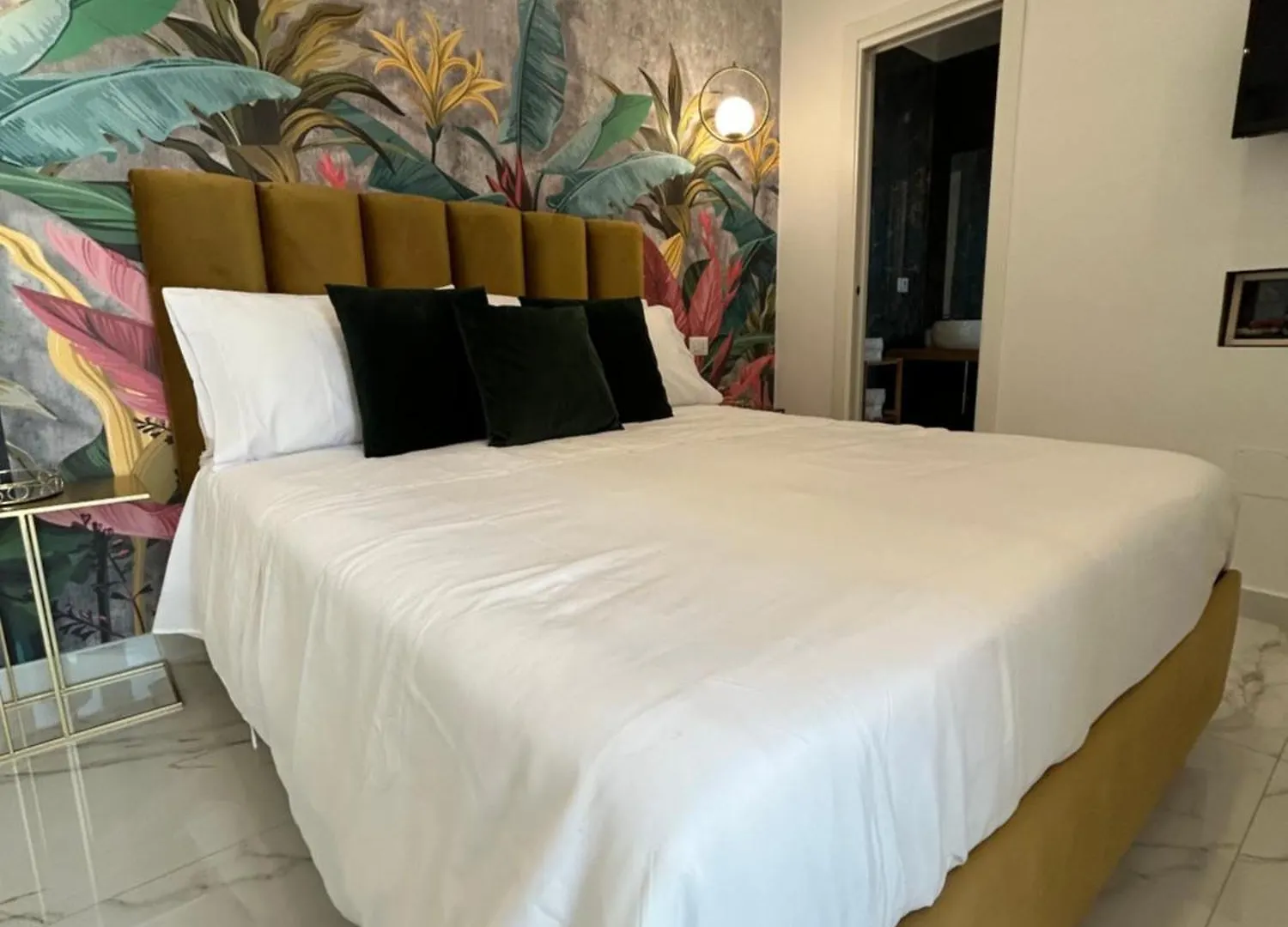 Savior Deluxe Rooms Naples Italy