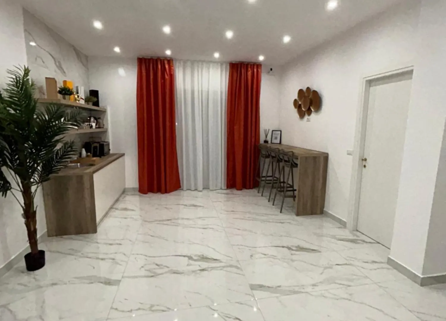 Savior Deluxe Rooms Naples Bed & Breakfast
