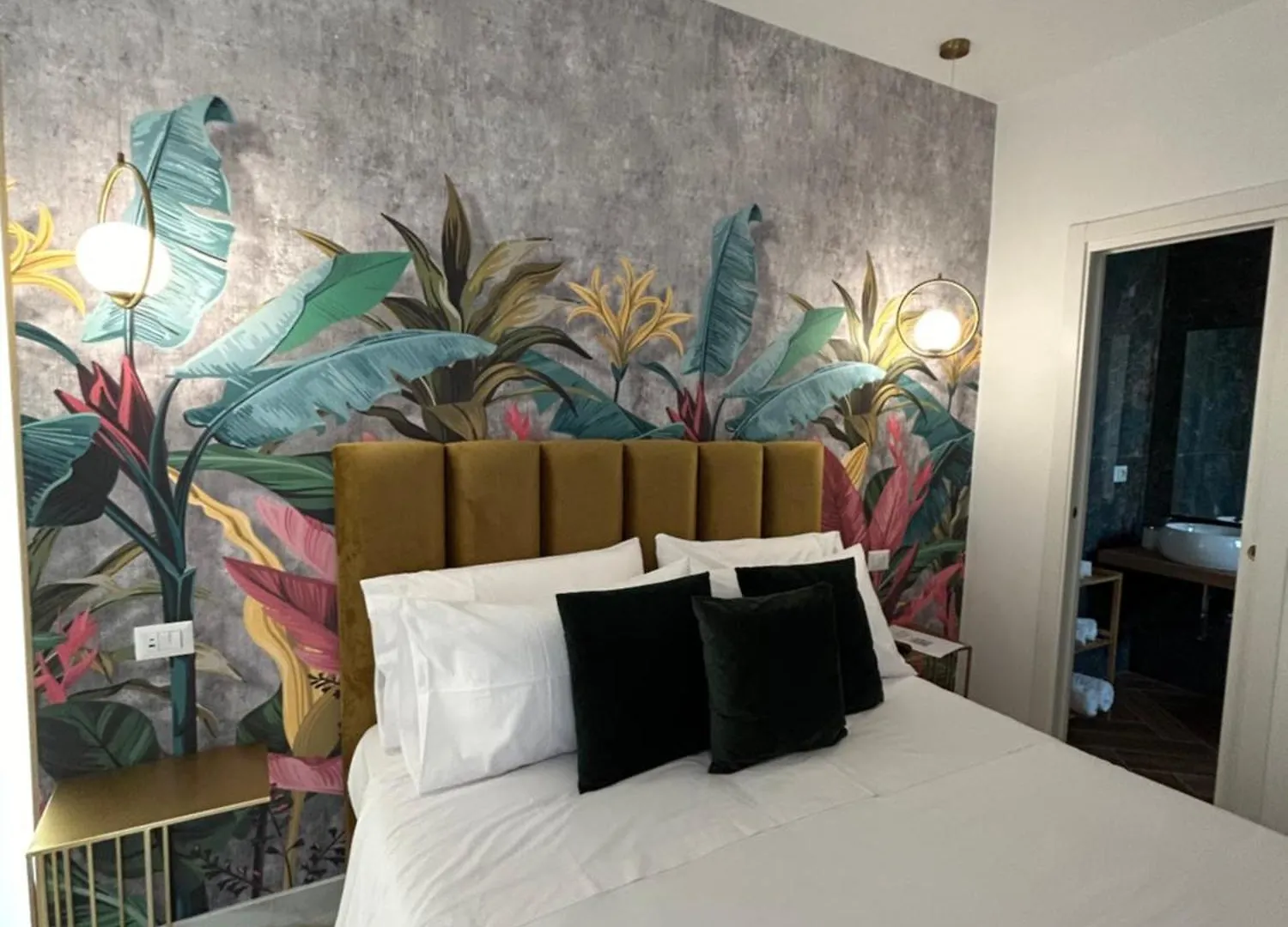 Savior Deluxe Rooms Napels